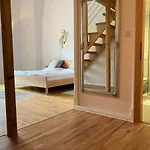 Hugo Oda ve Kahvaltı 3*