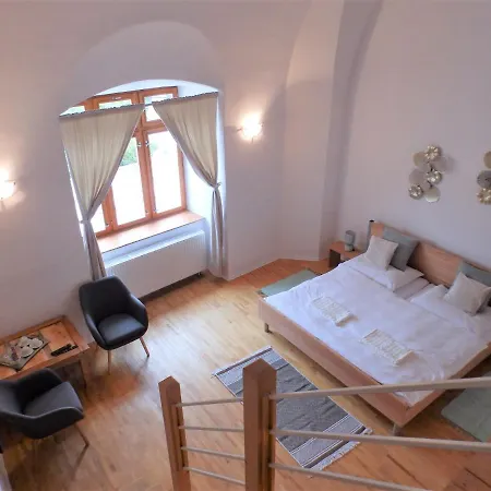 Hugo Bed & Breakfast 3*