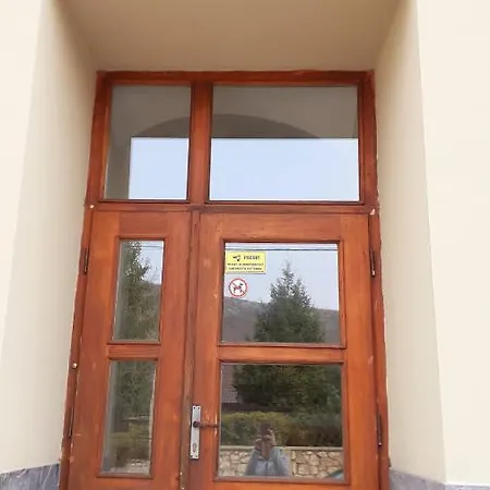 Hugo לינה וארוחת בוקר