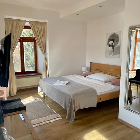 Hugo Bed & Breakfast Plesivec