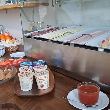 Bed & Breakfast Hugo 3*