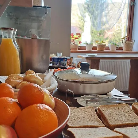 Hugo Bed & Breakfast 3*