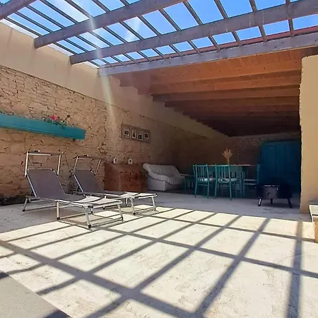 Hugo Bed & Breakfast 3*