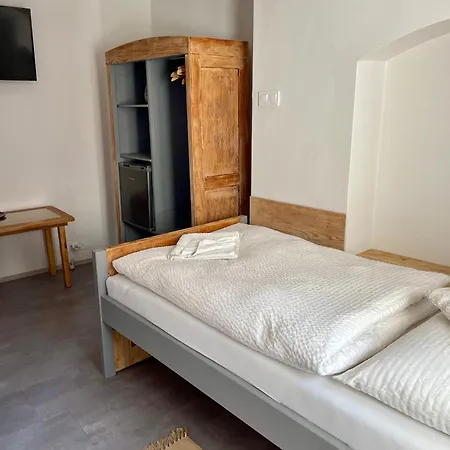 Hugo Bed & Breakfast Plesivec